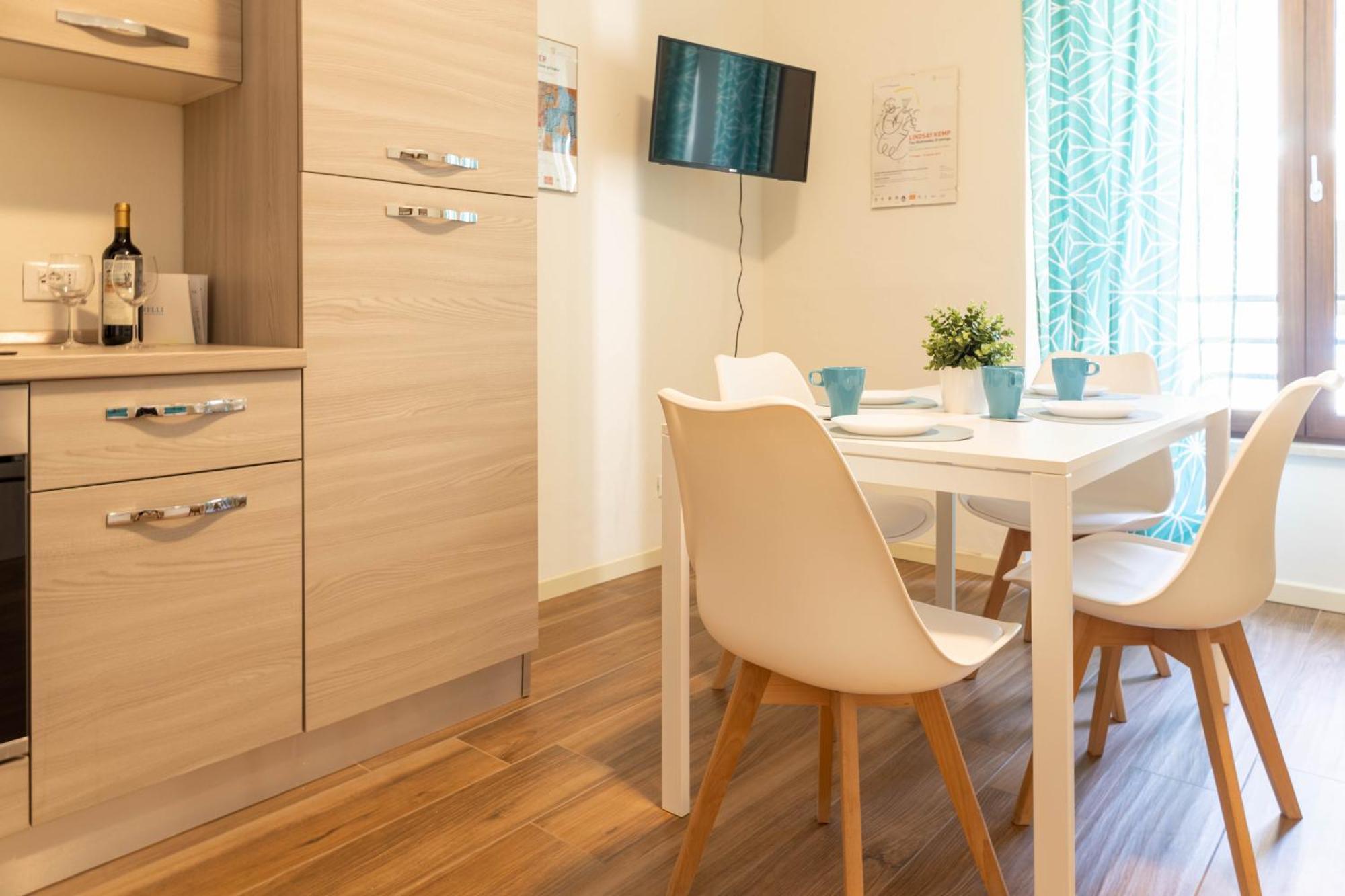 Ora Apartment Дезенцано-дель-Гарда Екстер'єр фото