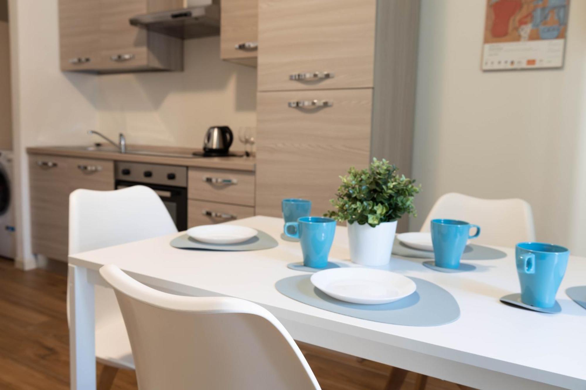 Ora Apartment Дезенцано-дель-Гарда Екстер'єр фото
